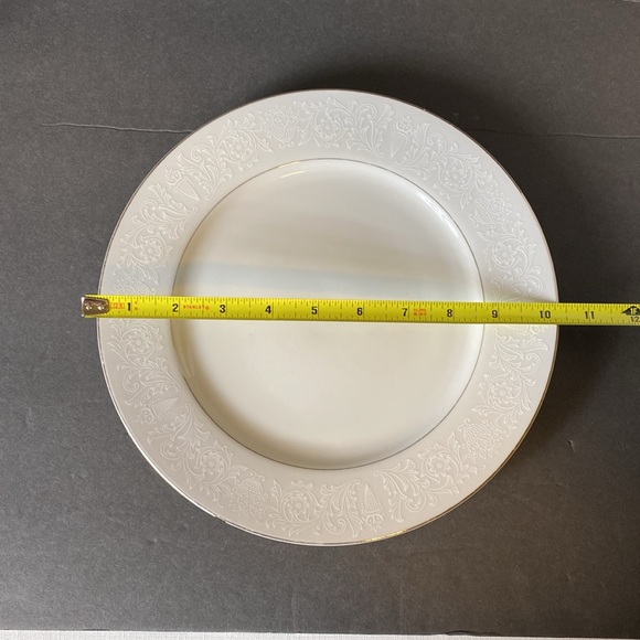 Crown Victoria “Lovelace” China Plate - Picture 6 of 7